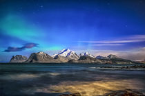 Blue evening and a brewing Lady Aurora by Stein Liland