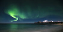 Lady Aurora. the Green dragon performs her great lightshow outside the Lofoten island by Stein Liland