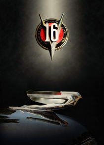 Cadillac hood ornament von Carlos Enrique Duka