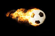 brennerder Fußball vor schwarzem Hintergrund by ollipic