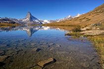 Matterhorn vom Stellisee aus gesehen by Bruno Schmidiger
