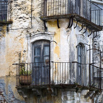 Märchenhafte Mittelalterliche Fassade in Sizilien