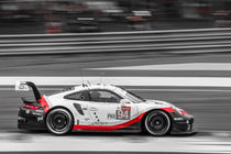 Black/White/Red Porsche in Le Mans von Richard Kortland