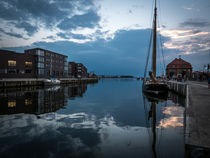 Wismarer Hafen am Abend by Michael Winter