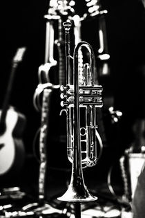 Trompete abstrakt in schwarz/weiß - Fotografie von elbvue by elbvue