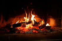 Cosy fire place at home von Gaukhar Yerk