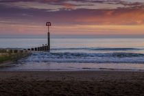 Seaside beach sunrise von Steve Mantell