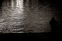 Silhouette am Mondfluss  by Bastian  Kienitz