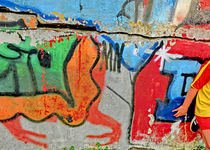 A fantastic four fingered Graffito Phantom is carefully approaching a Child von Edgar Lück