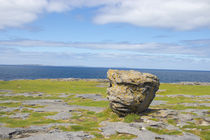 Ein Fels an der Küste Irlands von Claudia Fröhlich