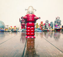 vintage red robot  von Charles Taylor
