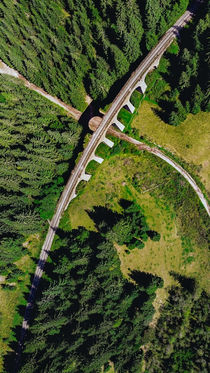 Aerial view on Chmarossky viaduct, Telgart von Tomas Gregor