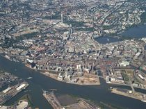 Landeanflug auf Hamburg, Blick auf Elbe und Alster von assy