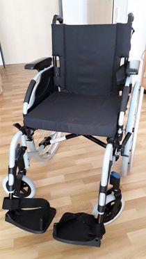 Neuer Rollstuhl by assy