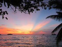 Traumhafter Sonnenuntergang auf der Insel Koh Chang in Thailand