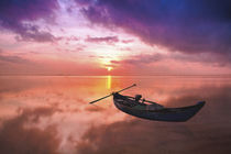 Asian fishing boat on a tranquil sea von Robert Deering