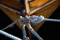 Boat and ropes by Thomas Thon