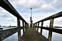 Weathered jetty perspective picture von Maud de Vries