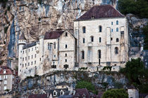 'Mittelalterliche Fassade der Burg in Rocamadour' by captainsilva