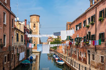 Historische Gebäude in der Altstadt von Venedig by Rico Ködder