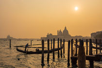 'Blick auf die Kirche Santa Maria della Salute in Venedig' by Rico Ködder