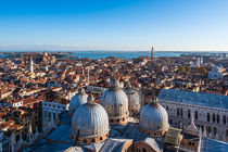 Blick über die Dächer von Venedig von Rico Ködder