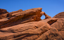 Red rock formation Arch Rock in Valley of Fire, USA by Bastian Linder