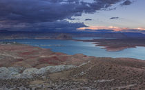 Lake Powell at Page during sunset, USA von Bastian Linder
