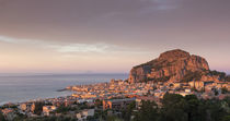 City skyline of Cefalu with mountain Rocca di Cefalù during sunset, Sicily Italy by Bastian Linder