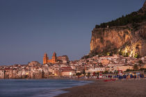 City skyline of Cefalu with mountain Rocca di Cefalù and beach during sunset, Sicily Italy by Bastian Linder
