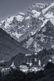 Castle of city Berchtesgaden and church St. Andreas in front of mountains, Bavaria by Bastian Linder