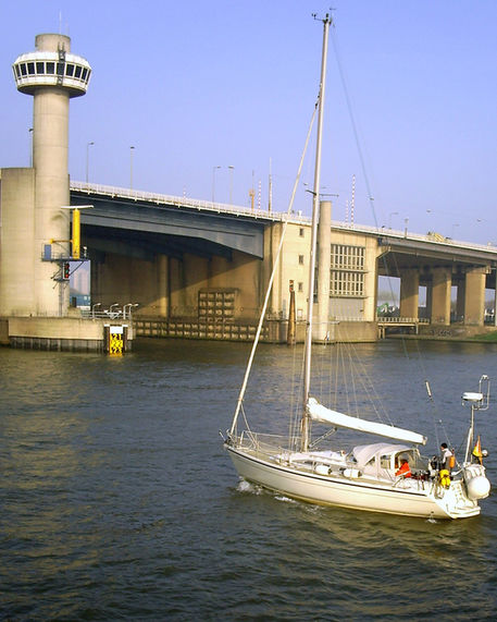 Navigation-tower-van-brienenoord-bridge-river-lek-netherlands-02