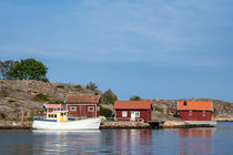 Blick auf die Wetterinseln vor der Stadt Fjällbacka in Schweden by Rico Ködder