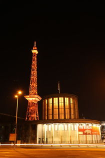 Messe Berlin und Funkturm bei Nacht von alsterimages