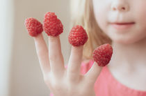 Raspberry fingers von Ulrike Lukasczyk