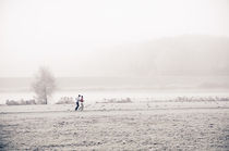 Joggingfreuden in Winterlandschaft by Thomas Schaefer