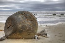 Moeraki boulders by Roland Spiegler