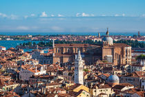 Historische Gebäude in der Altstadt von Venedig in Italien by Rico Ködder