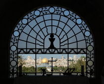 Jerusalem durch das Fenster der Kirche Dominus flevit by Berthold Werner