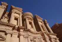 Das Felsgebäude "Ed Deir" in Petra by Berthold Werner