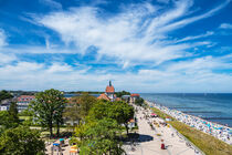 Blick auf die Stadt Kühlungsborn mit Strand und Ostsee by Rico Ködder