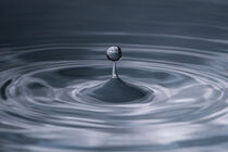 Water drop rising by raphotography88
