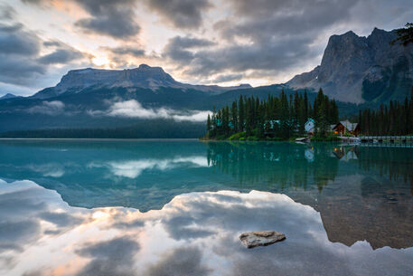 Canada-bc-yoho-np-emerald-lake-daybreak-5-neu
