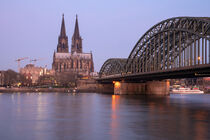 Rhein in Köln mit Dom und Hohenzollernbrücke, Nordrhein-Westfalen, Deutschland by alfotokunst