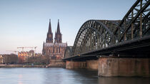 Köln mit Dom und Hohenzollernbrücke, Nordrhein-Westfalen, Deutschland von alfotokunst