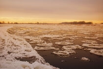 Eis auf der Elbe bei Tangermünde. Winter. von havelmomente