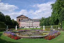 Das Kurfürstliche Palais in Trier  by Berthold Werner