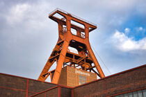 Doppelbock-Förderturm auf Zeche Zollverein in Essen von buellom