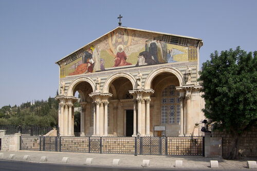 Jerusalem-church-of-all-nations-bw-8