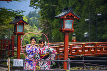 Japanese girls with Kimono make a selfie by Desiree Picone